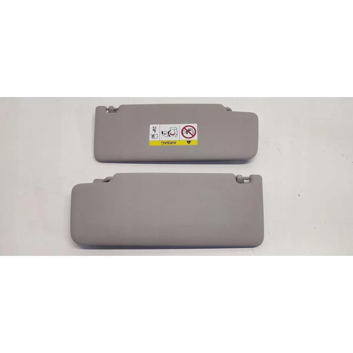 VW TIGUAN II OSŁONY PRZECIWSŁONECZNE KOMPLET 5TA857551D 5TA857552 VW TIGUAN II OSŁONY PRZECIWSŁONECZNE KOMPLET 5TA857551D 5TA857552