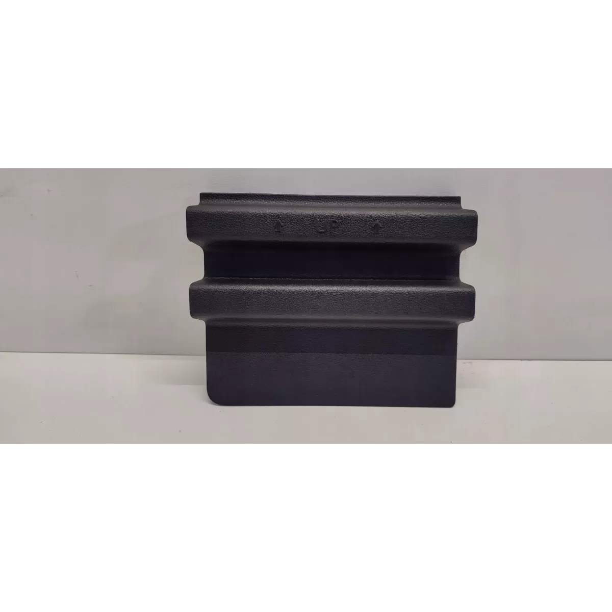 VW TIGUAN II ZAŚLEPKA BOCZKA BAGAŻNIKA PRAWA 5NA867462A