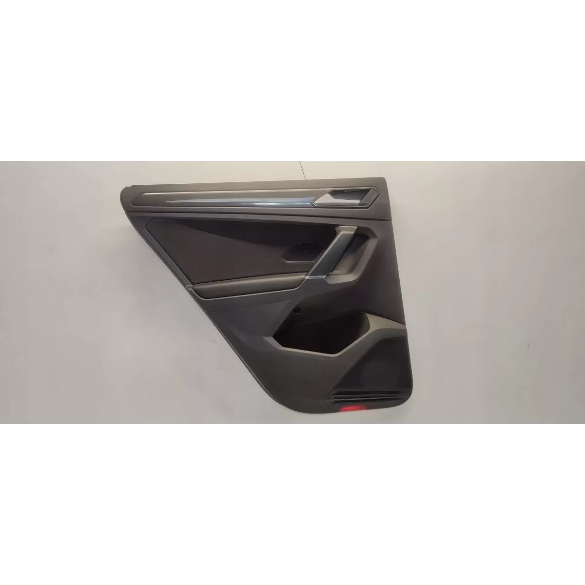 VW TIGUAN II BOCZEK DRZWI LEWY TYŁ 5NA867211 Q KTL