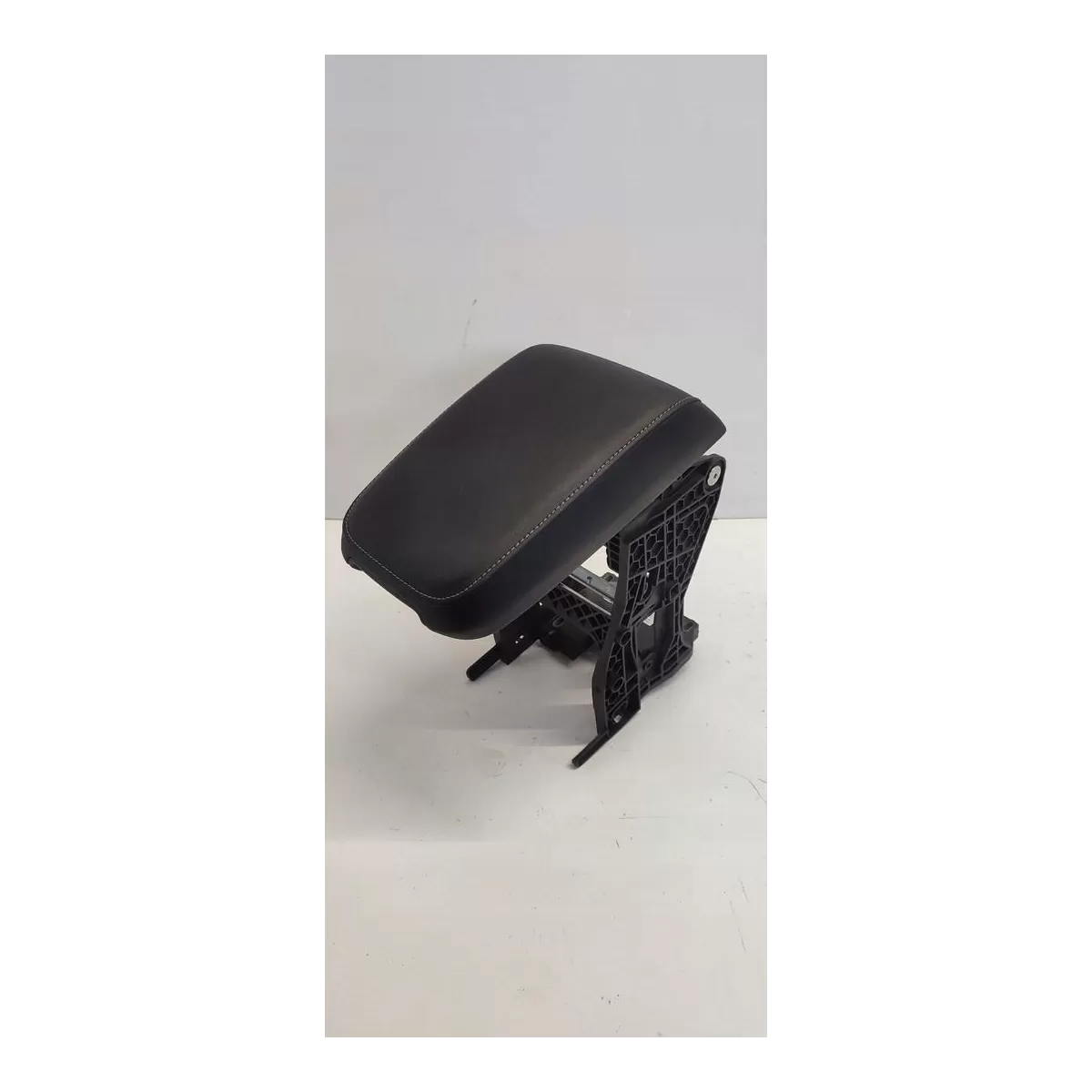 SKODA KODIAQ PODŁOKIETNIK SKÓRA 565864207