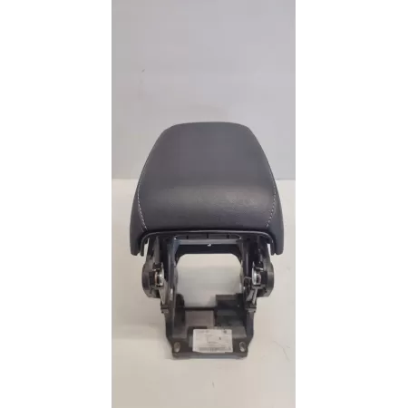 SKODA KODIAQ PODŁOKIETNIK SKÓRA 565864207