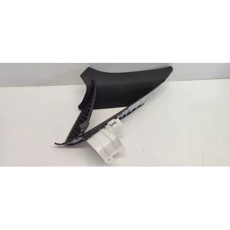 AUDI A4 B9 OSŁONA SŁUPKA PRAWY TYŁ 8W5867288B