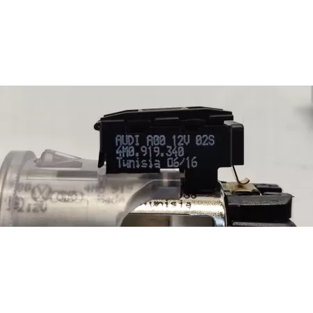 AUDI A4 B9 GNIAZDO ZAPALNICZKI 4M0919340