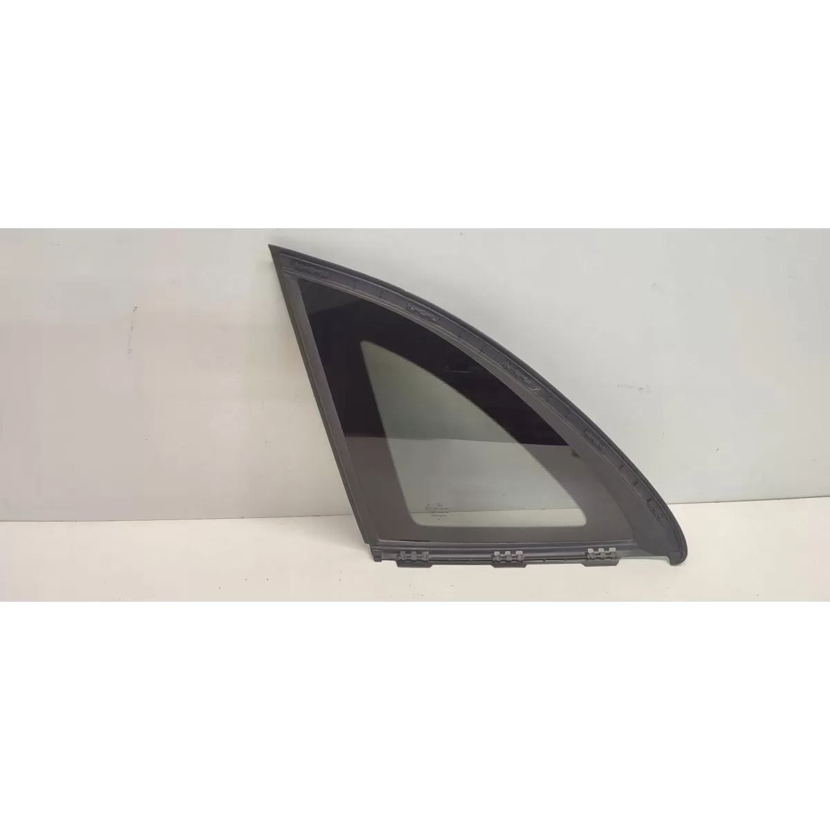 MERCEDES W247 SZYBA KAROSERYJNA LEWY TYŁ A2476703500