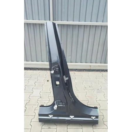 MERCEDES W205 SŁUPEK PRAWY 755