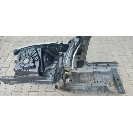 MERCEDES W205 ĆWIARTKA PODŁUŻNICA PRAWY PRZÓD 755