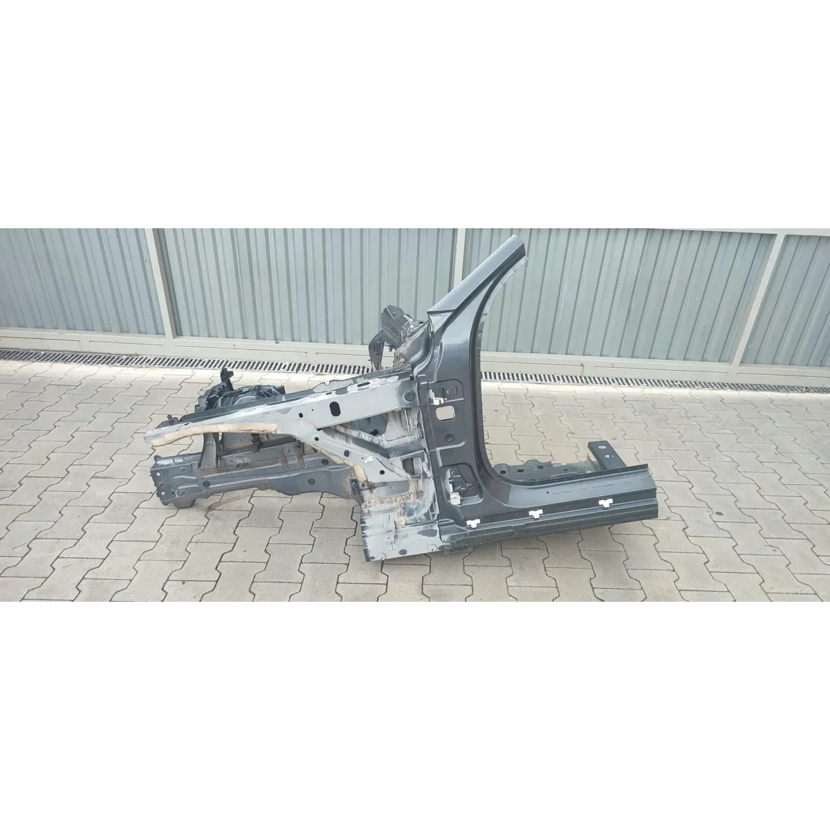 MERCEDES W205 ĆWIARTKA PODŁUŻNICA LEWY PRZÓD 755