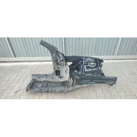 MERCEDES W205 ĆWIARTKA PODŁUŻNICA LEWY PRZÓD 755