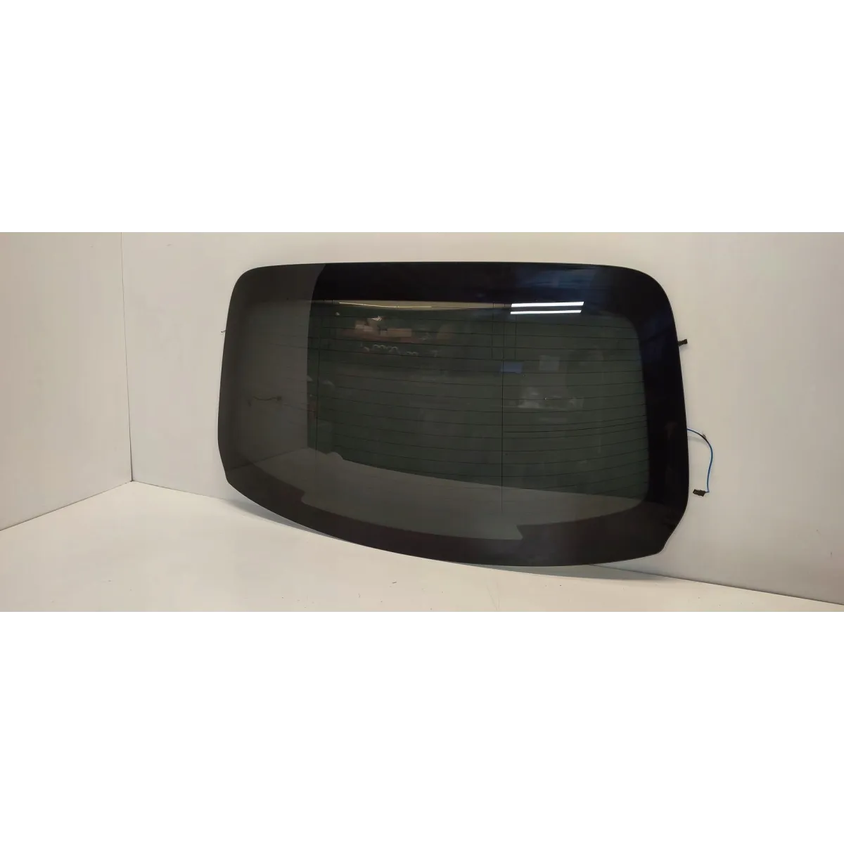 MERCEDES W205 SZYBA KLAPY BAGAŻNIKA SEDAN A2056704800