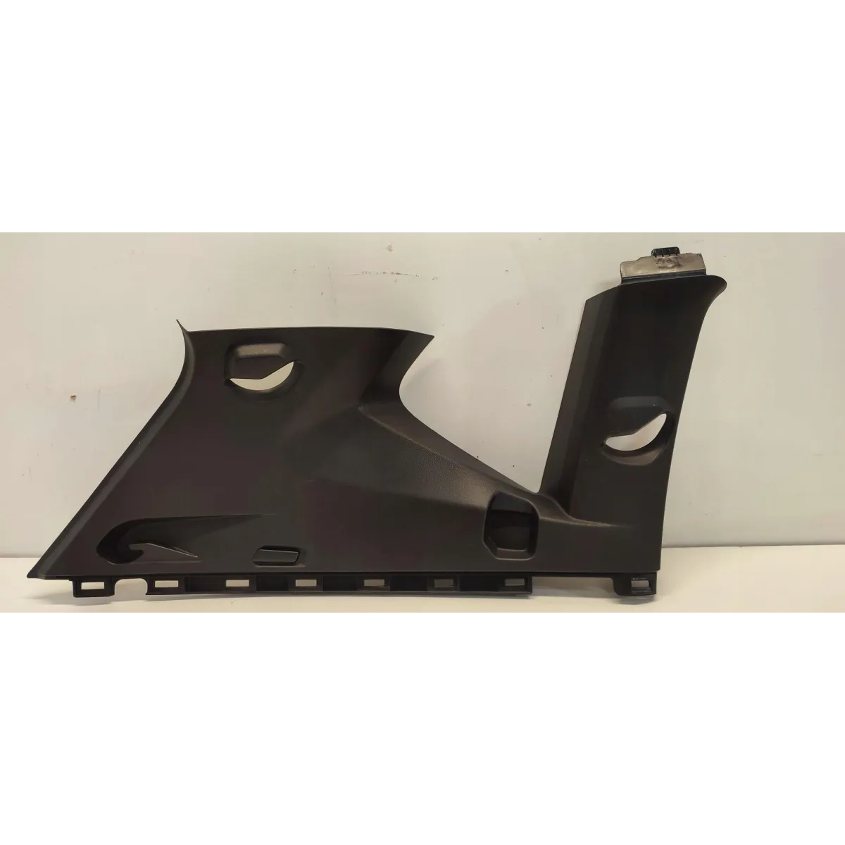 SEAT TARRACO OSŁONA SŁUPKA LEWY TYŁ 5FJ867287C