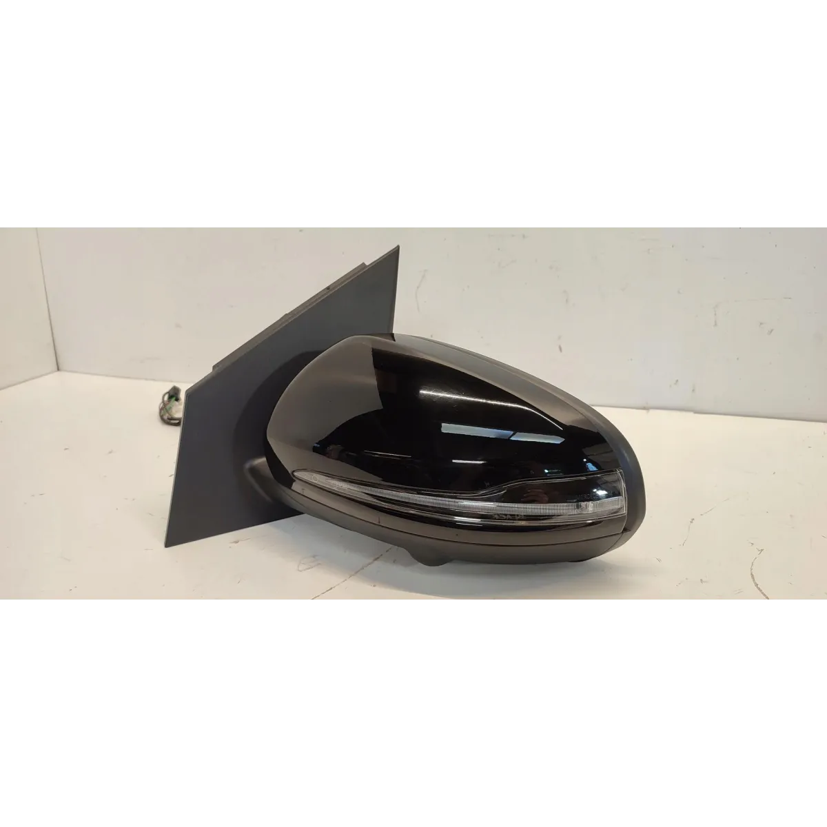MERCEDES W247 LUSTERKO LEWE 16 PIN A0998108300