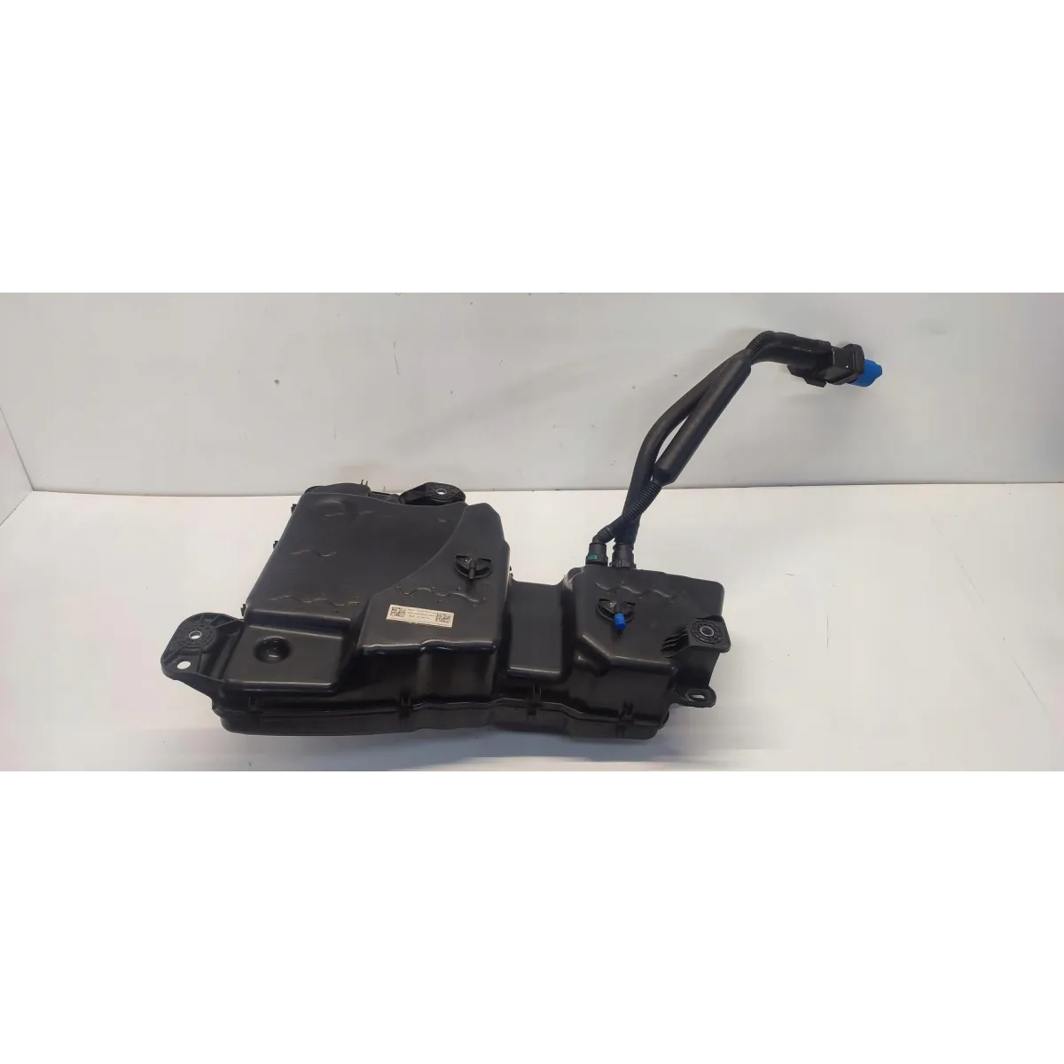 VW TIGUAN II ZBIORNIK ADBLUE 5QF131877N 5Q0131969E