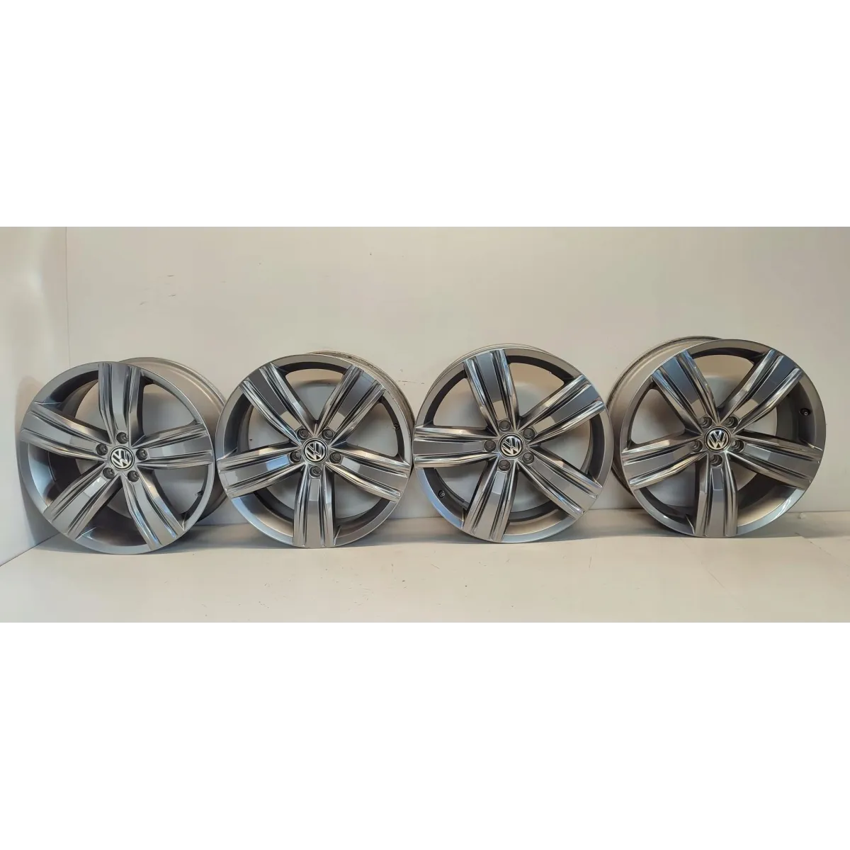 VW TIGUAN II FELGI 19'' 5NA601025R