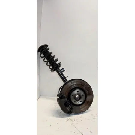 VOLVO XC40 ZWROTNICA LEWY PRZÓD 32221856