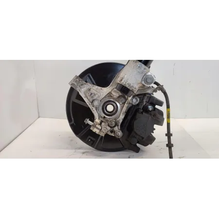 VOLVO XC40 ZWROTNICA LEWY PRZÓD 32221856