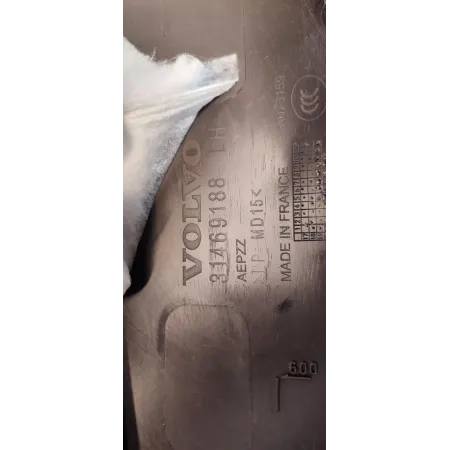 VOLVO XC40 OSŁONA SŁUPKA LEWY TYŁ 31469188