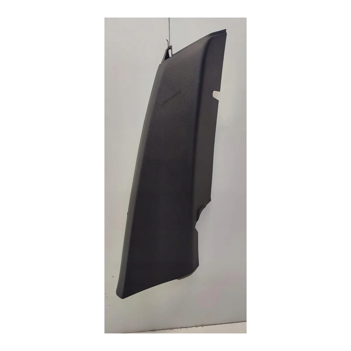 VOLVO XC40 OSŁONA SŁUPKA PRAWY TYŁ 31469190