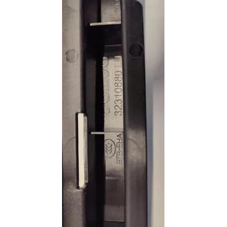 VOLVO XC40 LISTWA BAGAŻNIKA LEWA 32310880