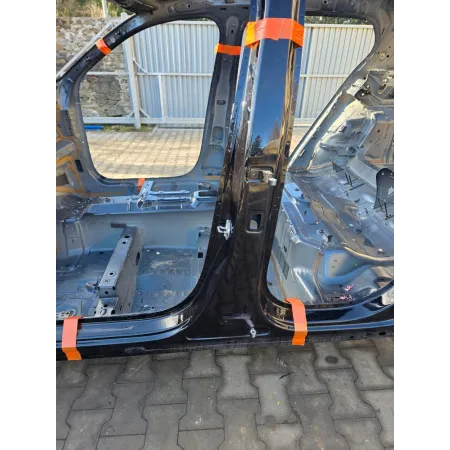 VOLVO XC40 SŁUPEK LEWY 717