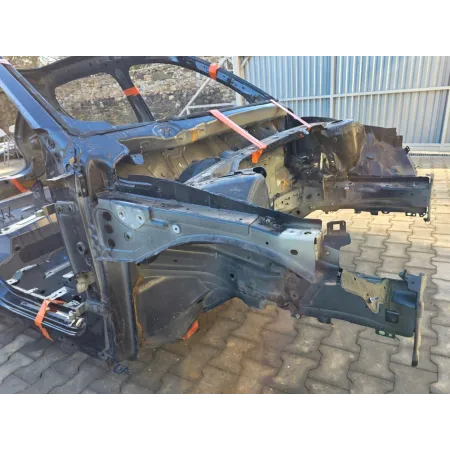 VOLVO XC40 ĆWIARTKA PODŁUŻNICA PRAWY PRZÓD 717