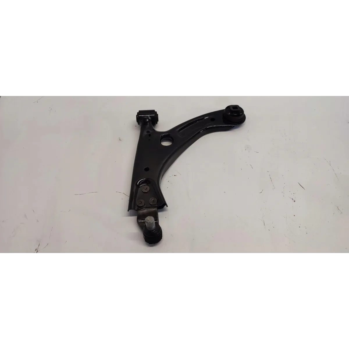 VOLVO XC40 WAHACZ LEWY PRZÓD 32221283