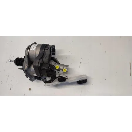 VOLVO XC40 SERWO POMPA HAMULCOWA 32334284