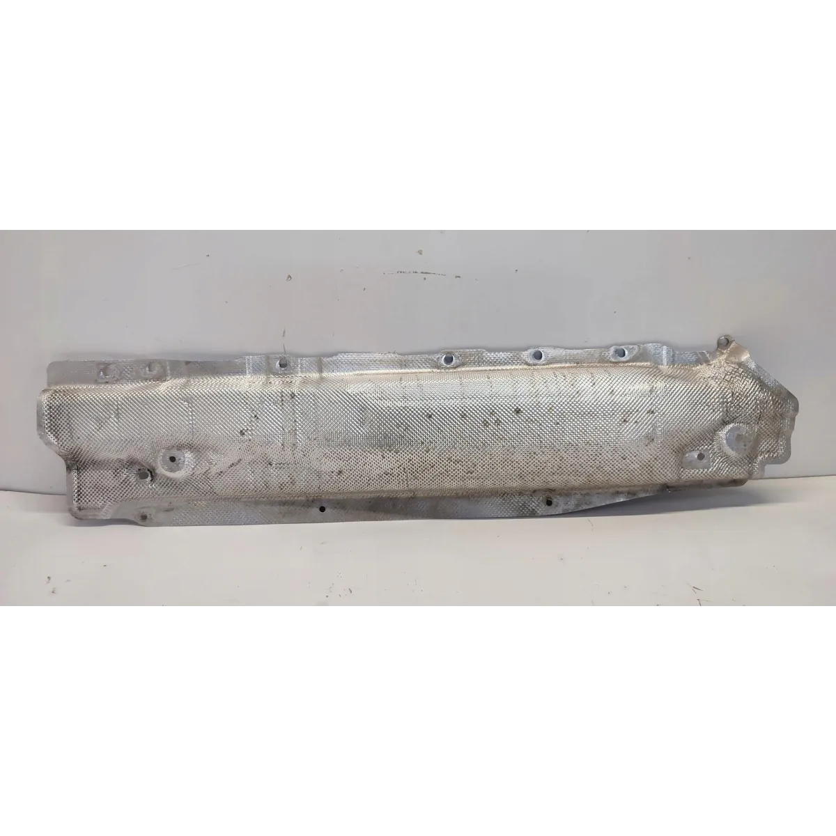 VOLVO XC40 OSŁONA TERMICZNA WYDECHU 32260280