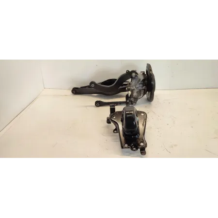 VOLVO XC40 ZWROTNICA ZAWIESZENIE LEWY TYŁ 32246249