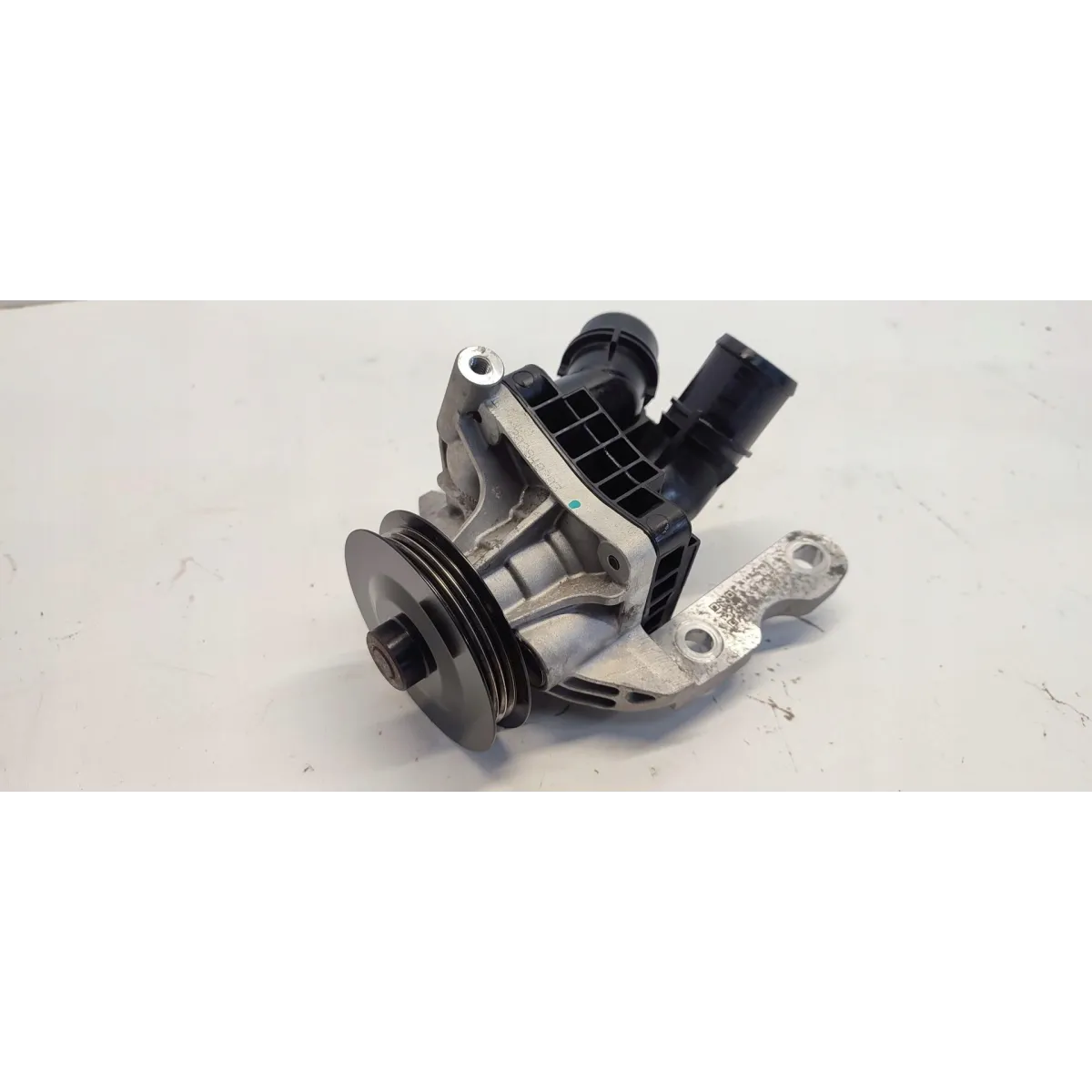 VOLVO XC40 POMPA WODY HYBRID 31492210