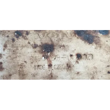 VOLVO XC40 WYDECH TŁUMIK HYBRID 32335310