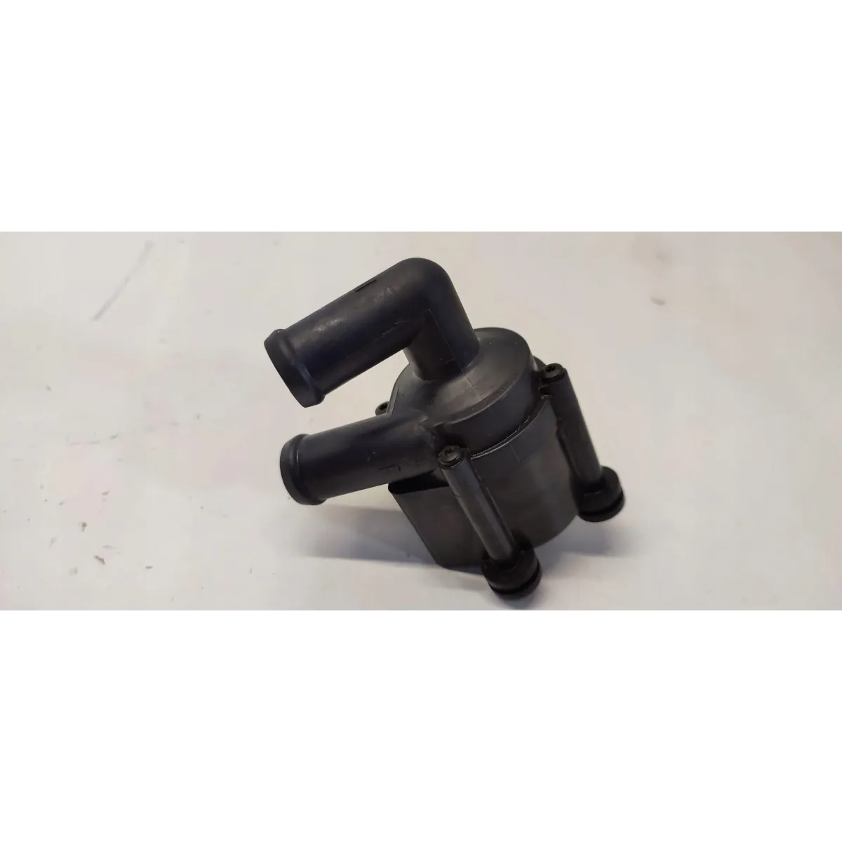 VOLVO XC40 POMPA WODY 32222110