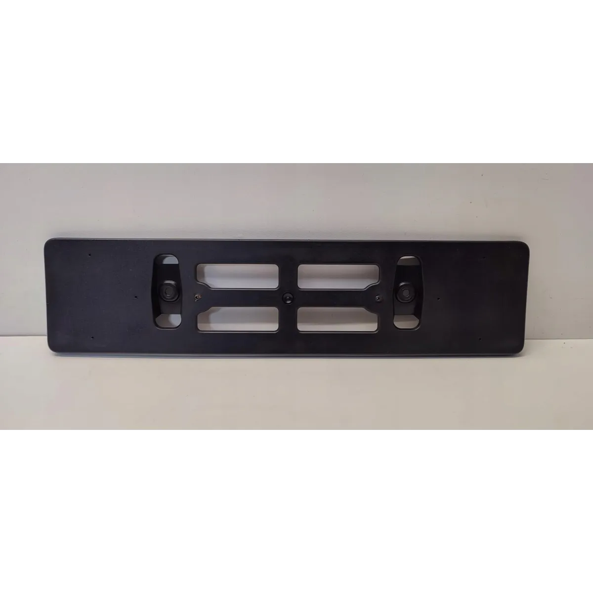 VOLVO XC40 RAMKA TABLICY PRZÓD 31663034