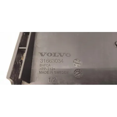 VOLVO XC40 RAMKA TABLICY PRZÓD 31663034