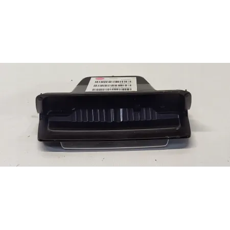 VOLVO XC40 SCHOWEK POPIELNICZKA 32130800 32130798