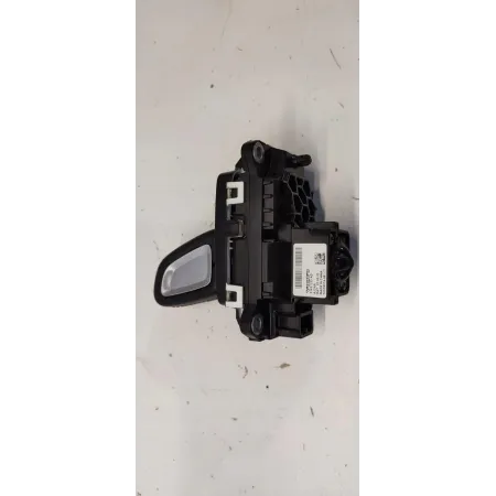 VOLVO XC40 WYBIERAK LEWAREK ZMIANY BIEGÓW 31437335