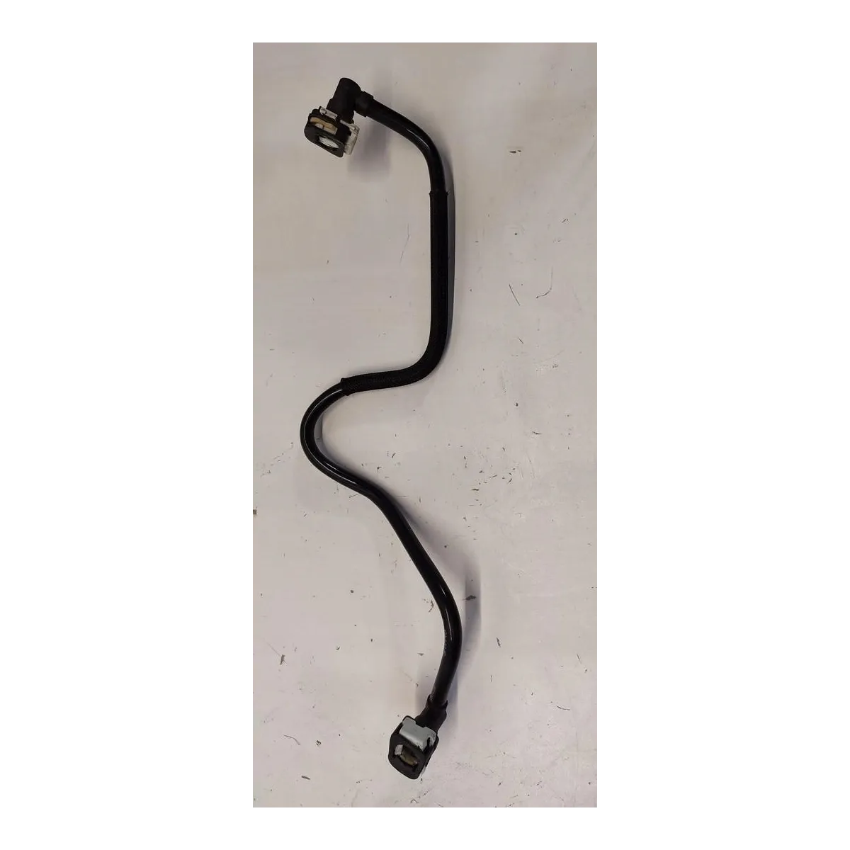 VOLVO XC40 PRZEWÓD PALIWA 32242011