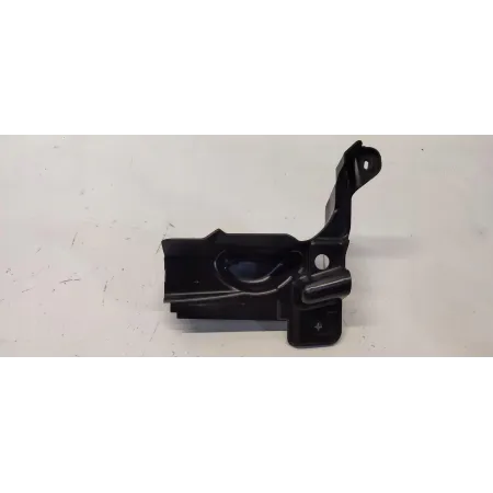 VOLVO XC40 OSŁONA BŁOTNIKA PRAWY PRZÓD 31497881