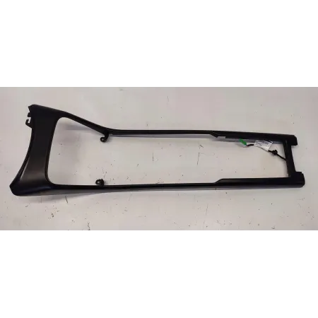 VOLVO XC40 RAMKA TUNELU ŚRODKOWEGO 32226897