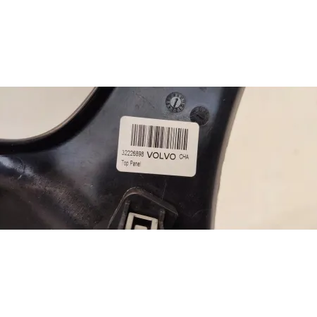 VOLVO XC40 RAMKA TUNELU ŚRODKOWEGO 32226897