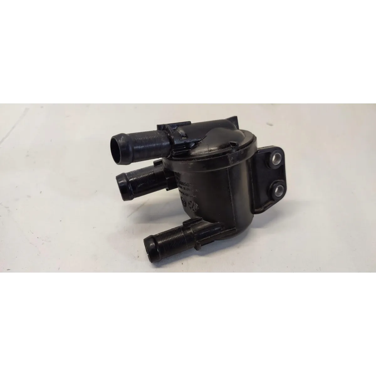 VOLVO XC40 POMPKA WODY TRÓJNIK 31686567