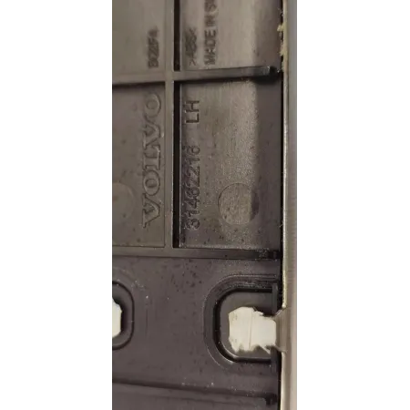 VOLVO XC40 LISTWA PROGU BAGAŻNIKA LEWA CHROM 31462216