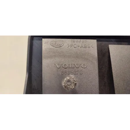 VOLVO S80 TRZECIE ŚWIATŁO STOP 8635070