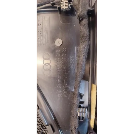 BOCZEK DRZWI PRAWY TYŁ 4H0867304B